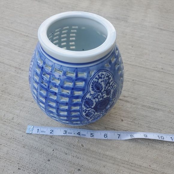 Blue and White Vase - Picture 5 of 7